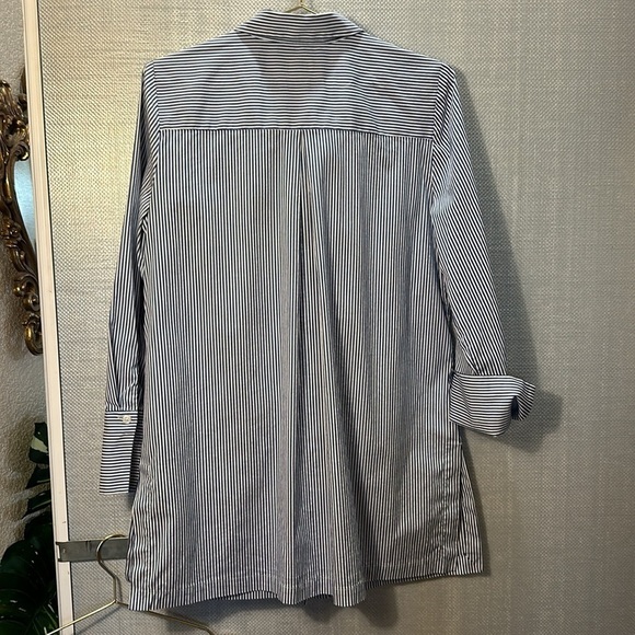 Chico’s blue & white tux ruffle tunic blouse Size 1 / M smedium - Picture 6 of 13